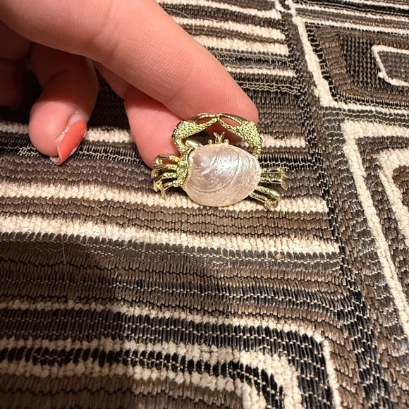 Gerry’s Vintage 90s Gold and Silver Crab Brooch - Picture 7 of 8